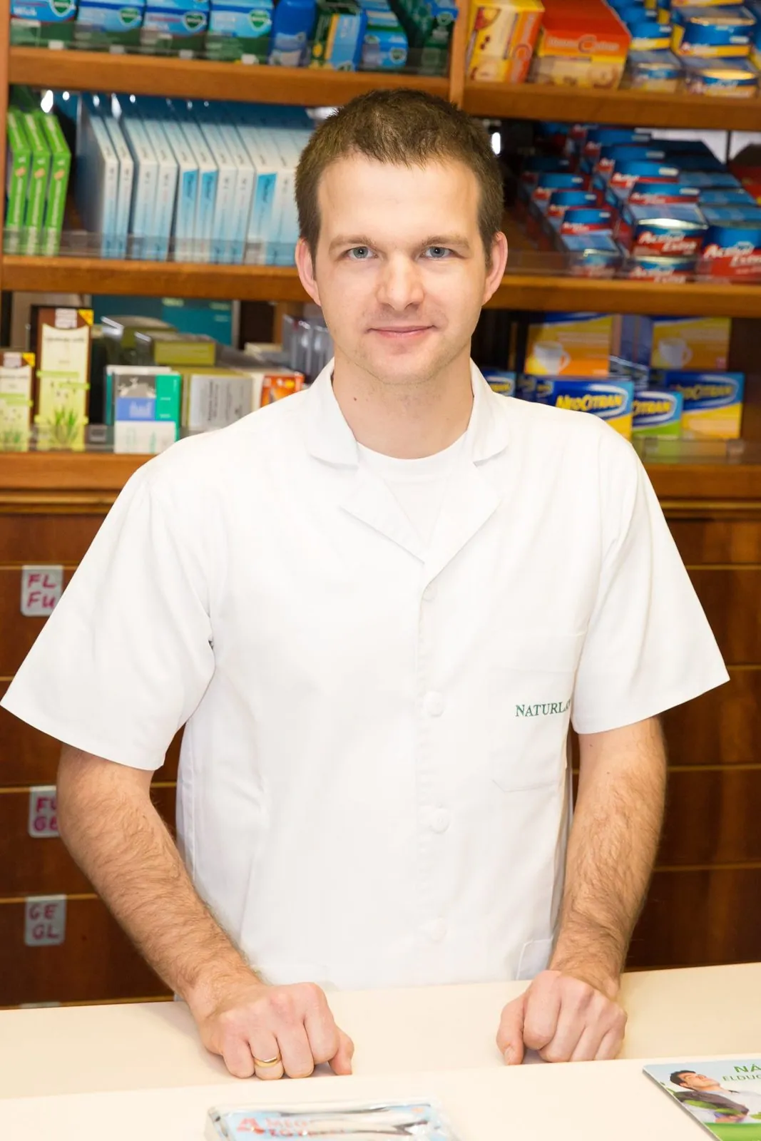 Dr. Arnold Péter