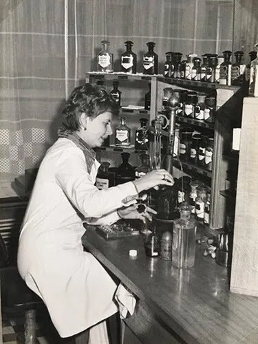 Old photograph: a pharmacist at the lab bench